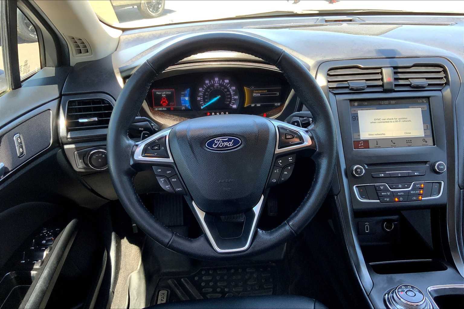 2018 Ford Fusion SE photo 4