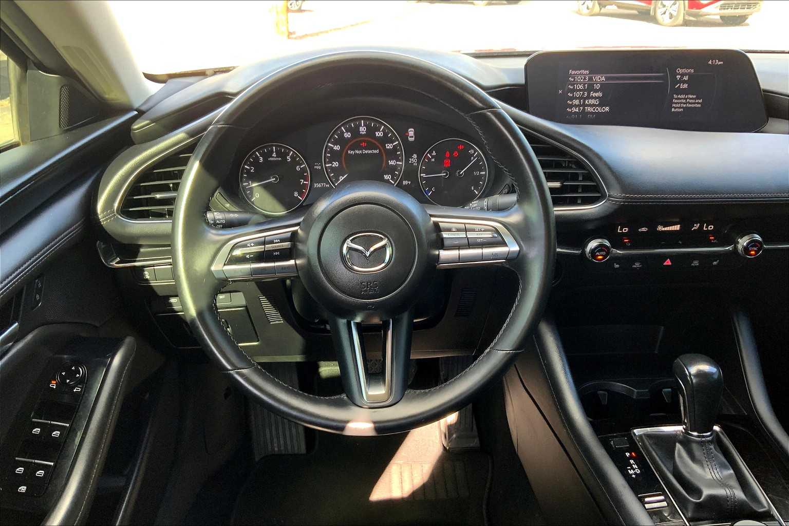 2022 Mazda Mazda3 Preferred photo 4