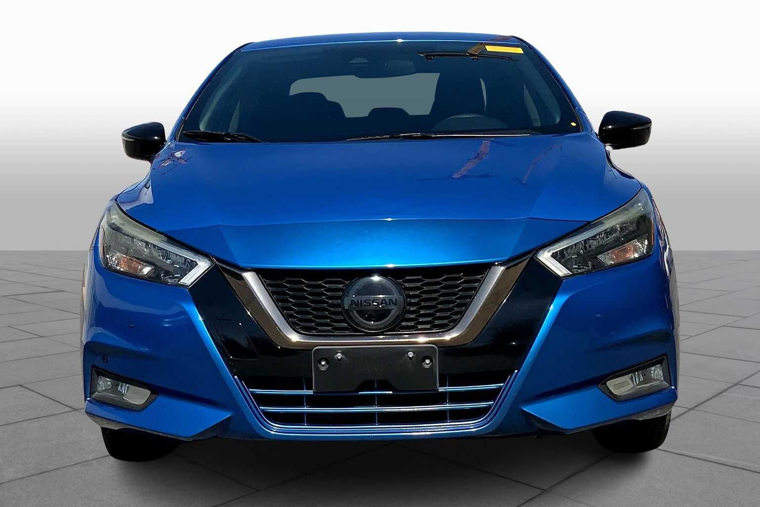 2020 Nissan Versa SR photo 2