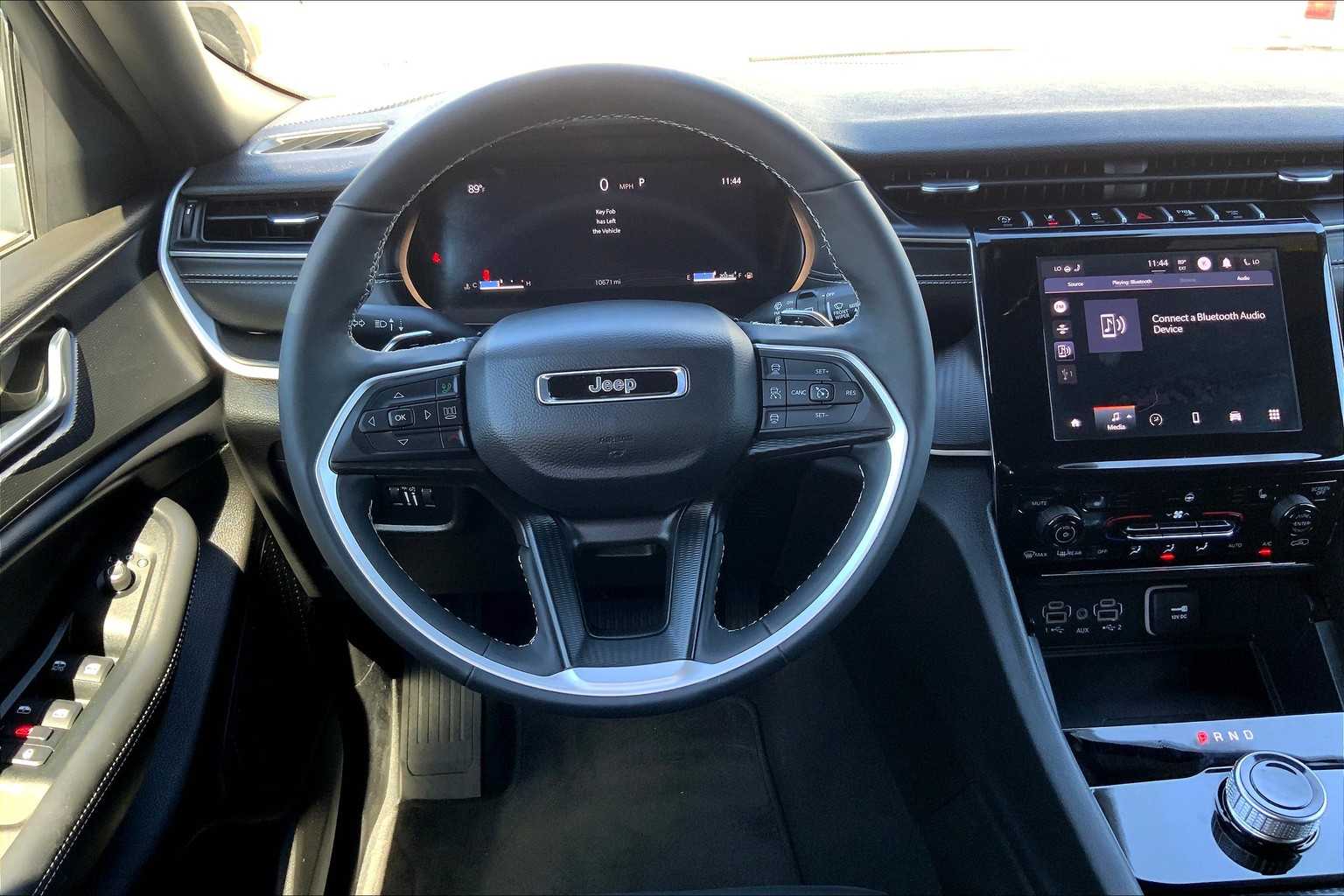 2025 Jeep Grand Cherokee Laredo X photo 4