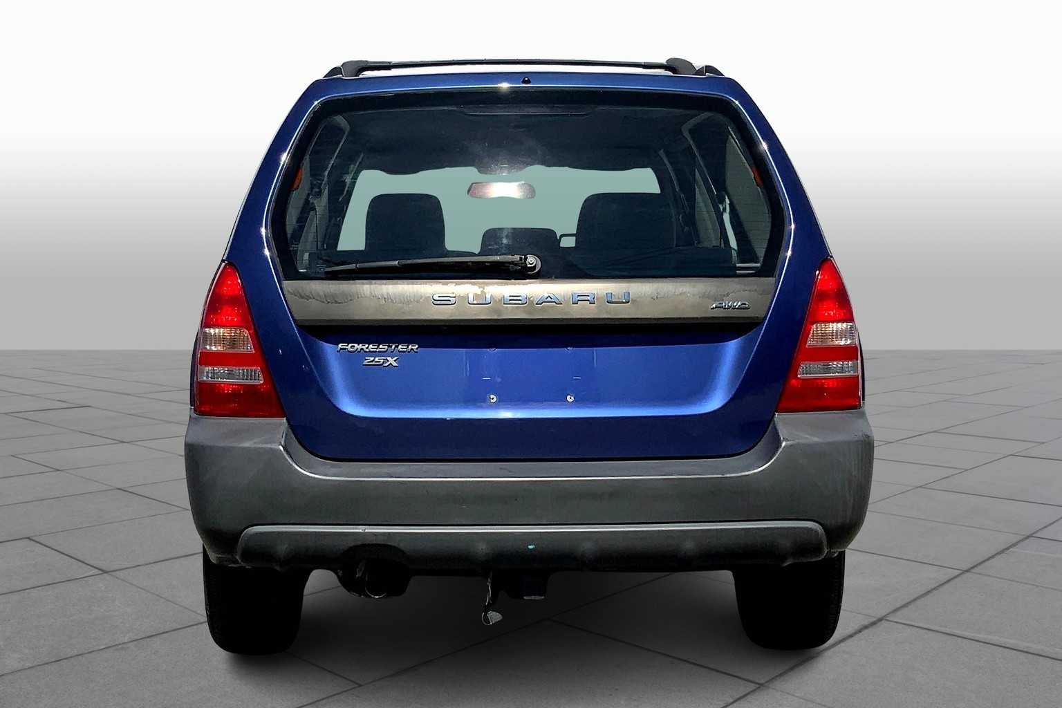 2004 Subaru Forester X photo 3