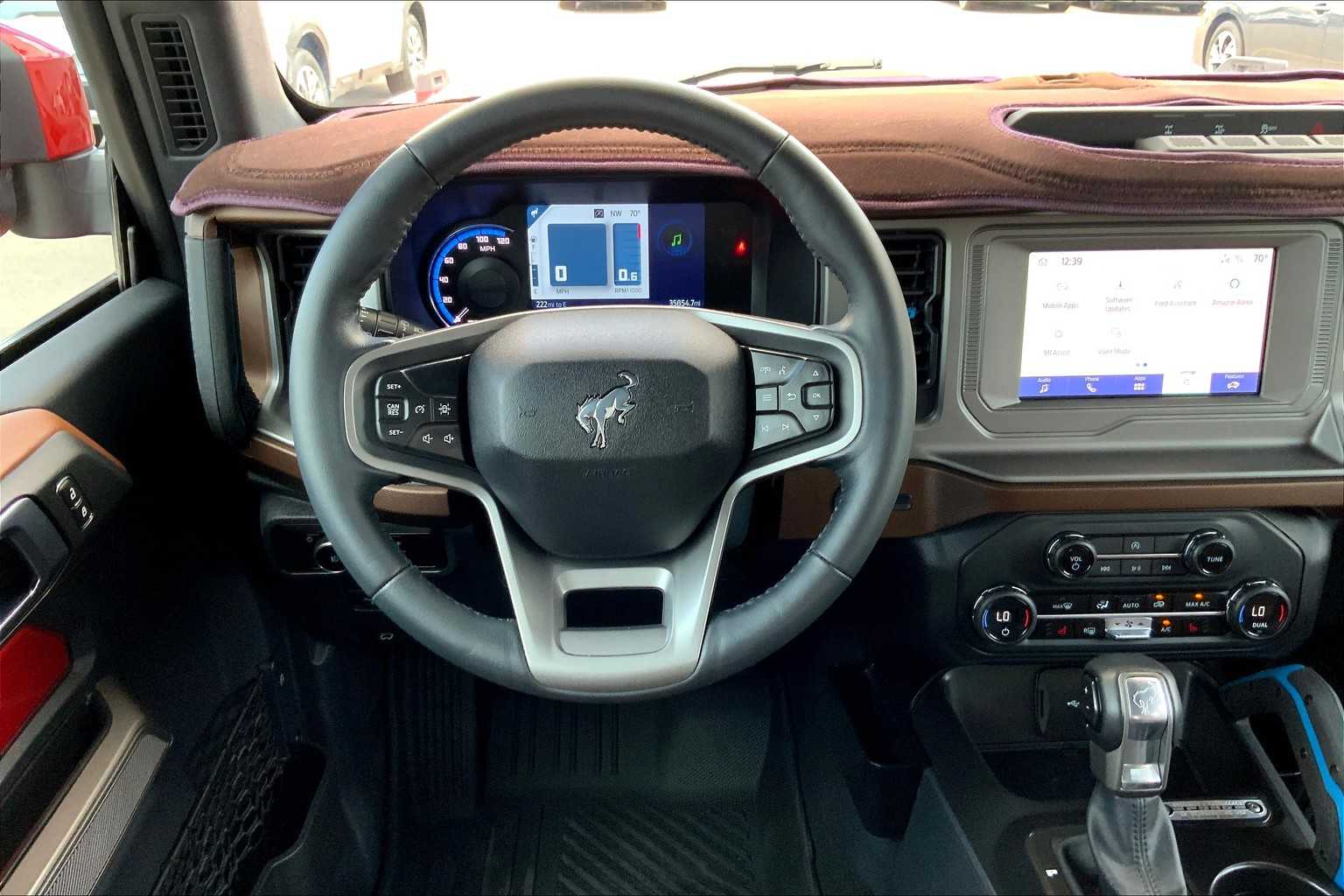 2023 Ford Bronco Outer Banks photo 4