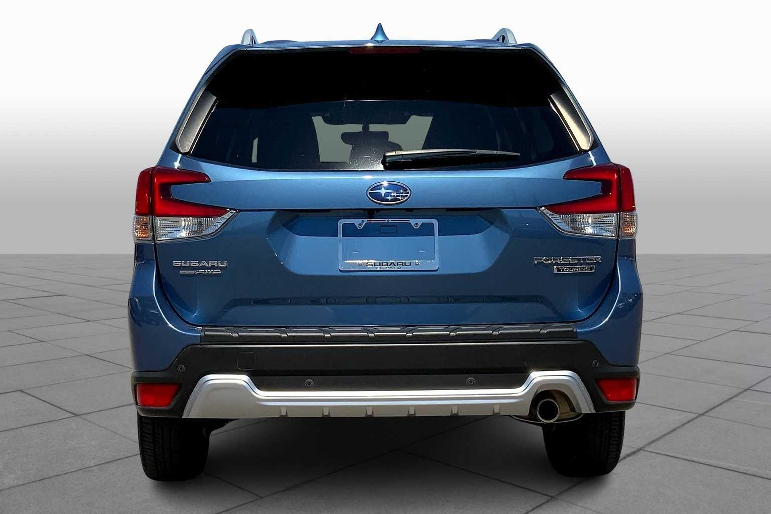2023 Subaru Forester Touring photo 3