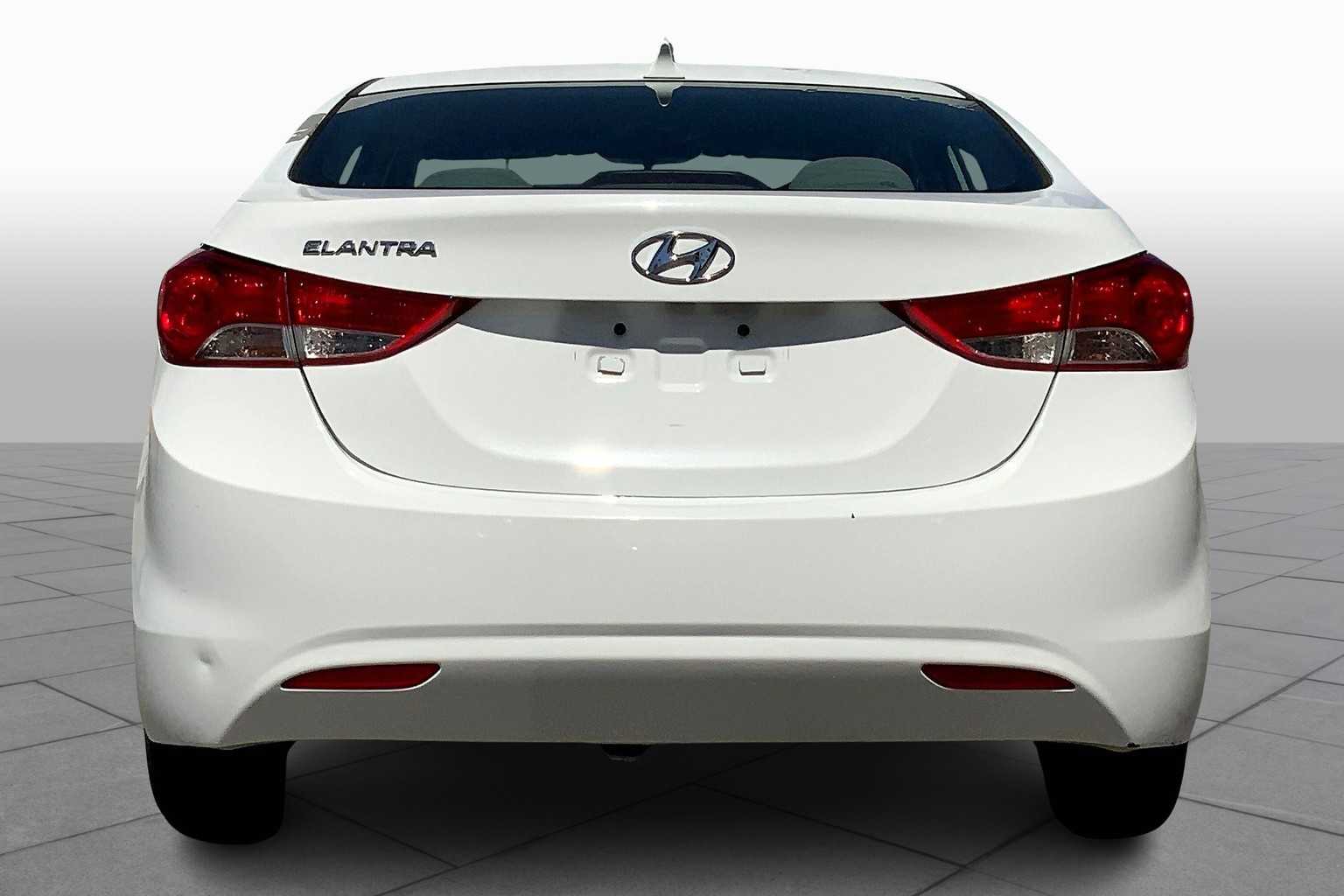 2013 Hyundai Elantra GLS photo 3