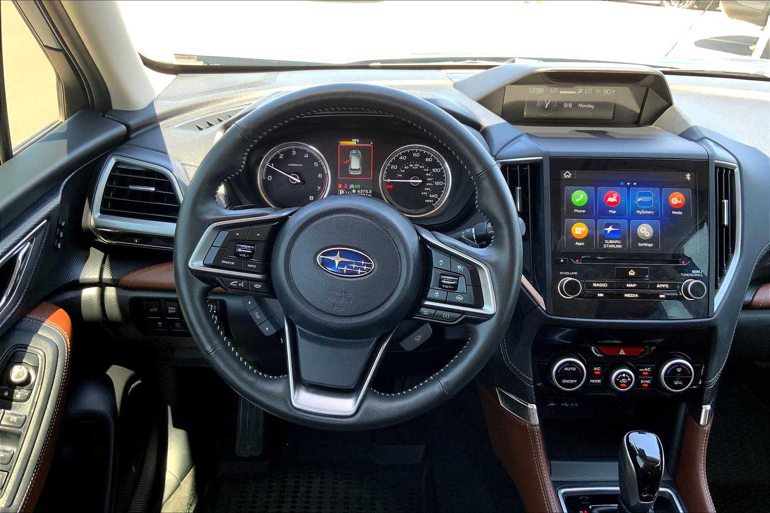 2023 Subaru Forester Touring photo 4