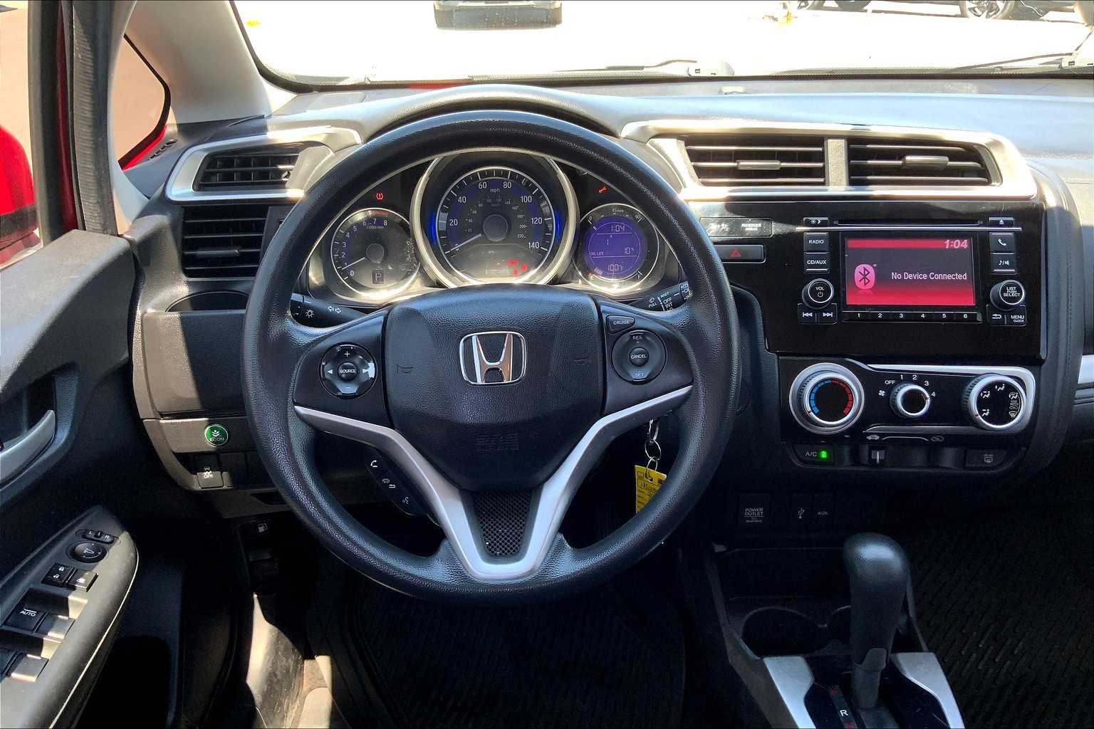 2017 Honda Fit LX photo 4
