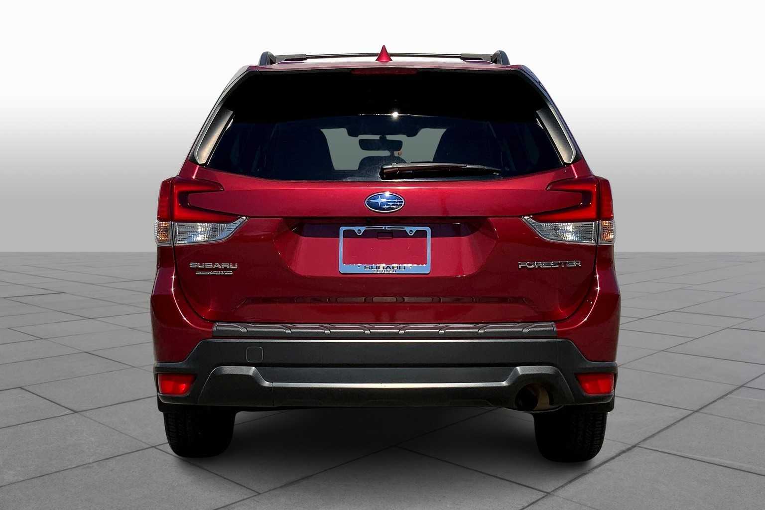 2020 Subaru Forester Premium photo 3