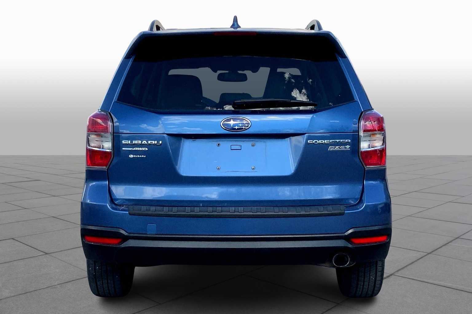 2016 Subaru Forester 2.5i Touring photo 3