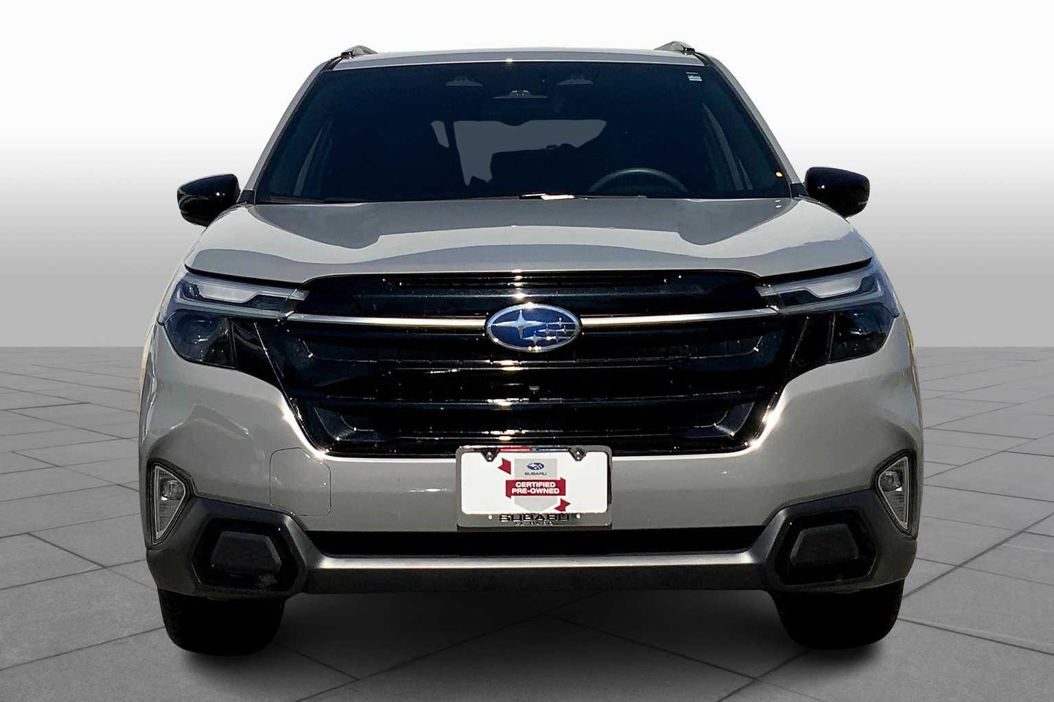 2025 Subaru Forester Touring photo 2