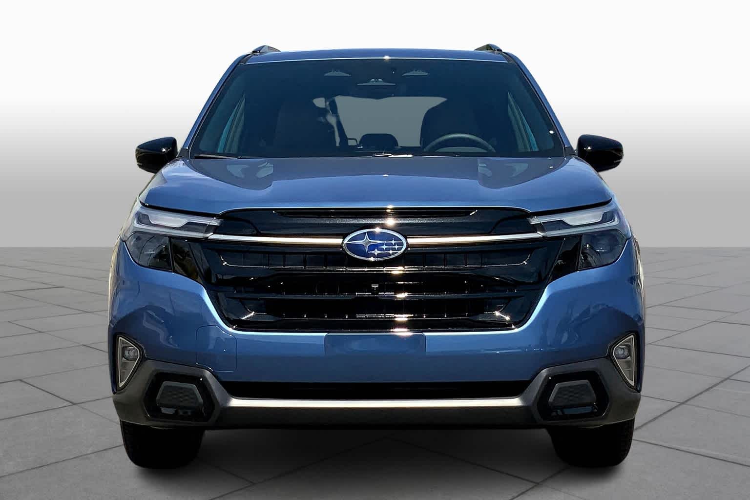 2025 Subaru Forester Touring photo 2