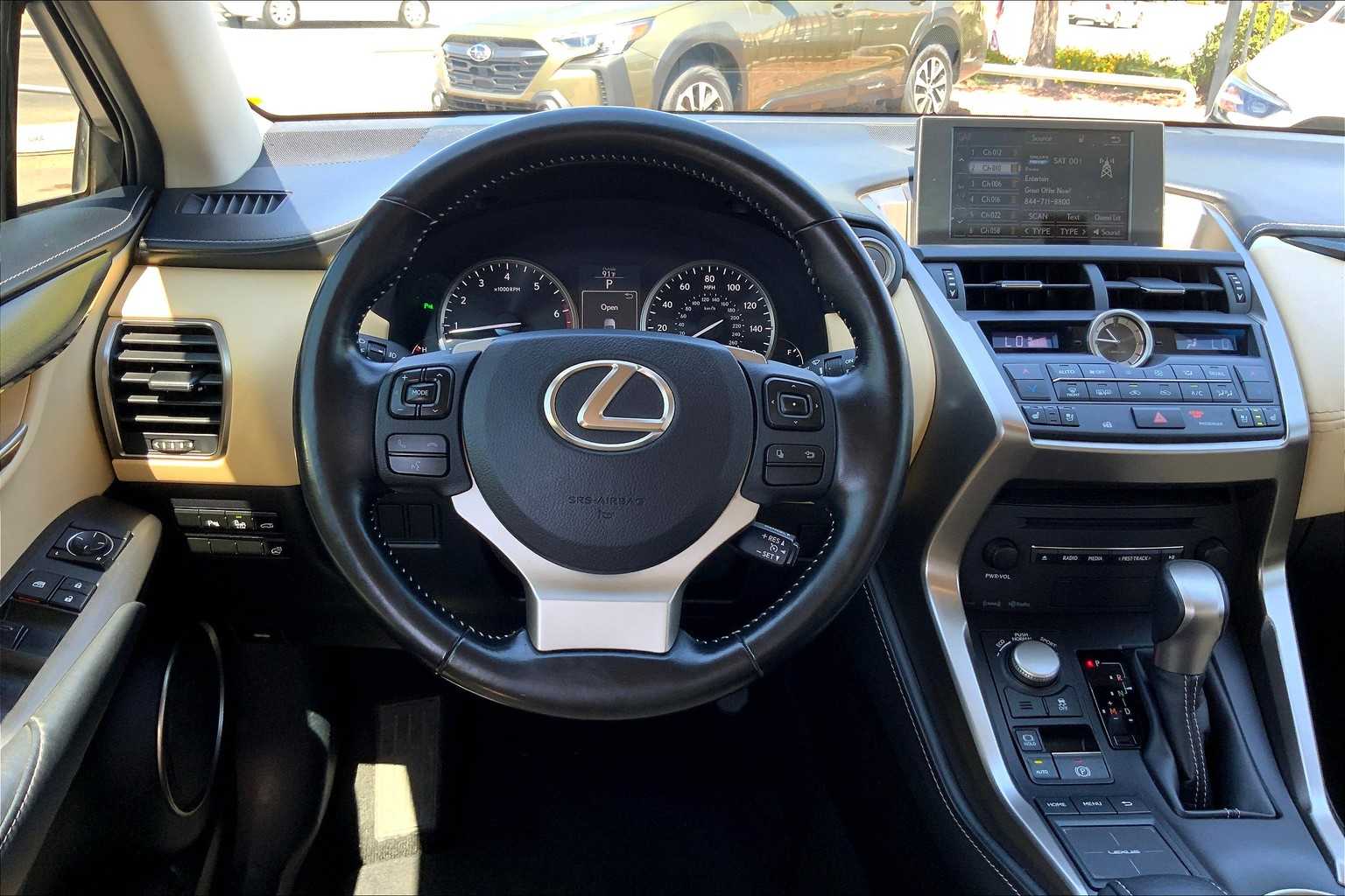 2017 Lexus NX 200t Luxury photo 4