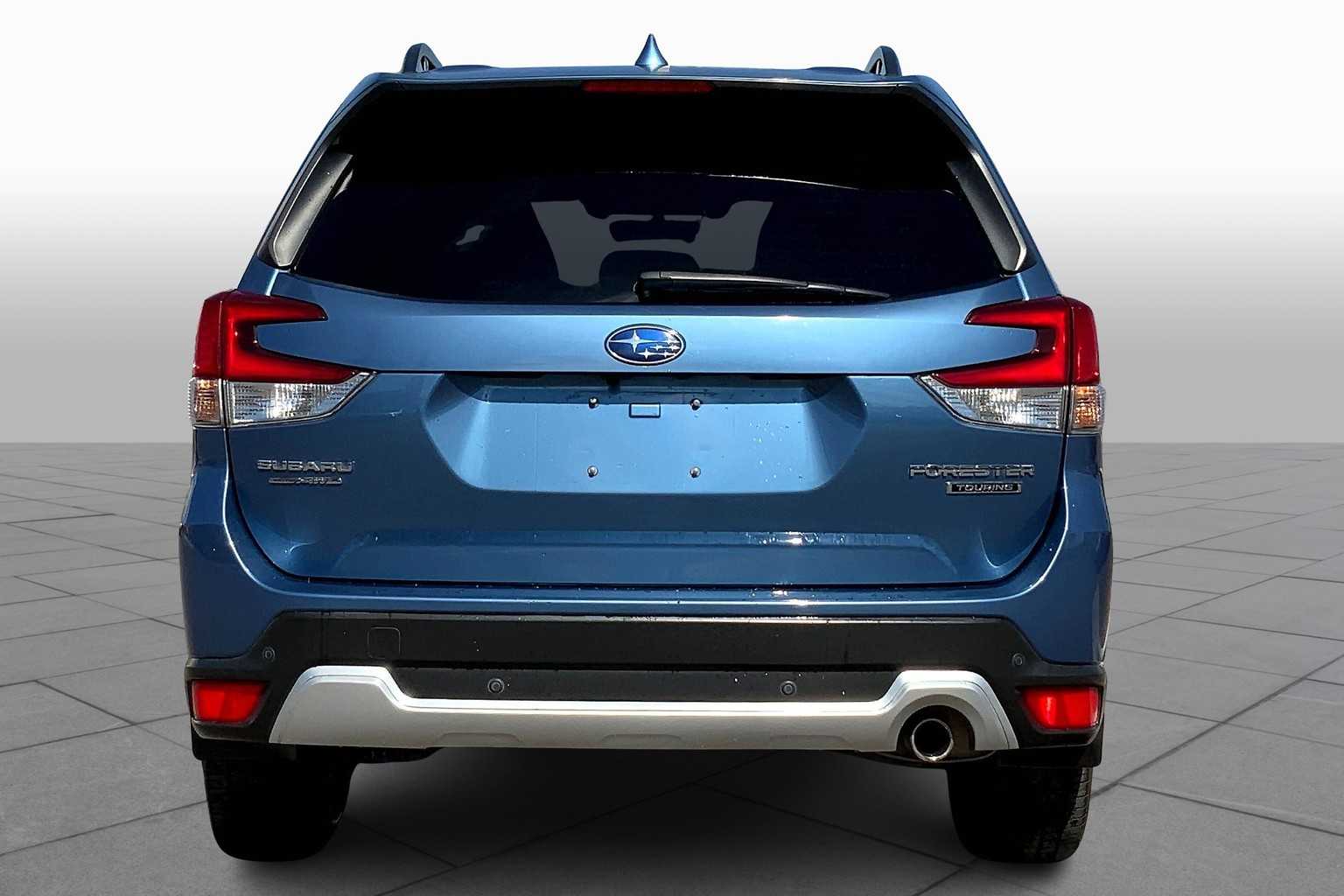 2019 Subaru Forester Touring photo 3