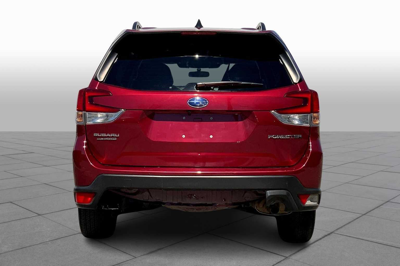 2024 Subaru Forester Premium photo 3