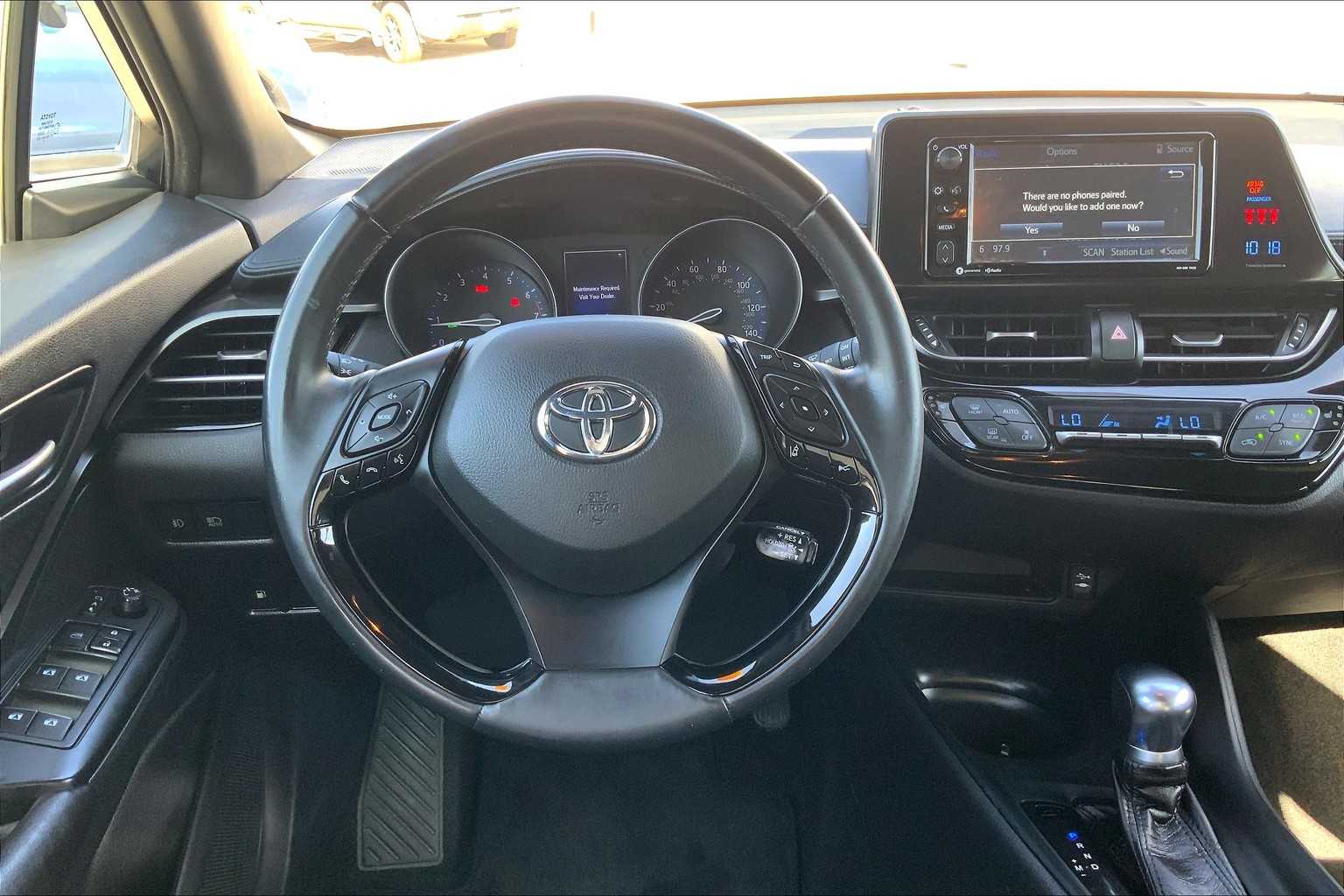 2018 Toyota C-HR XLE photo 4