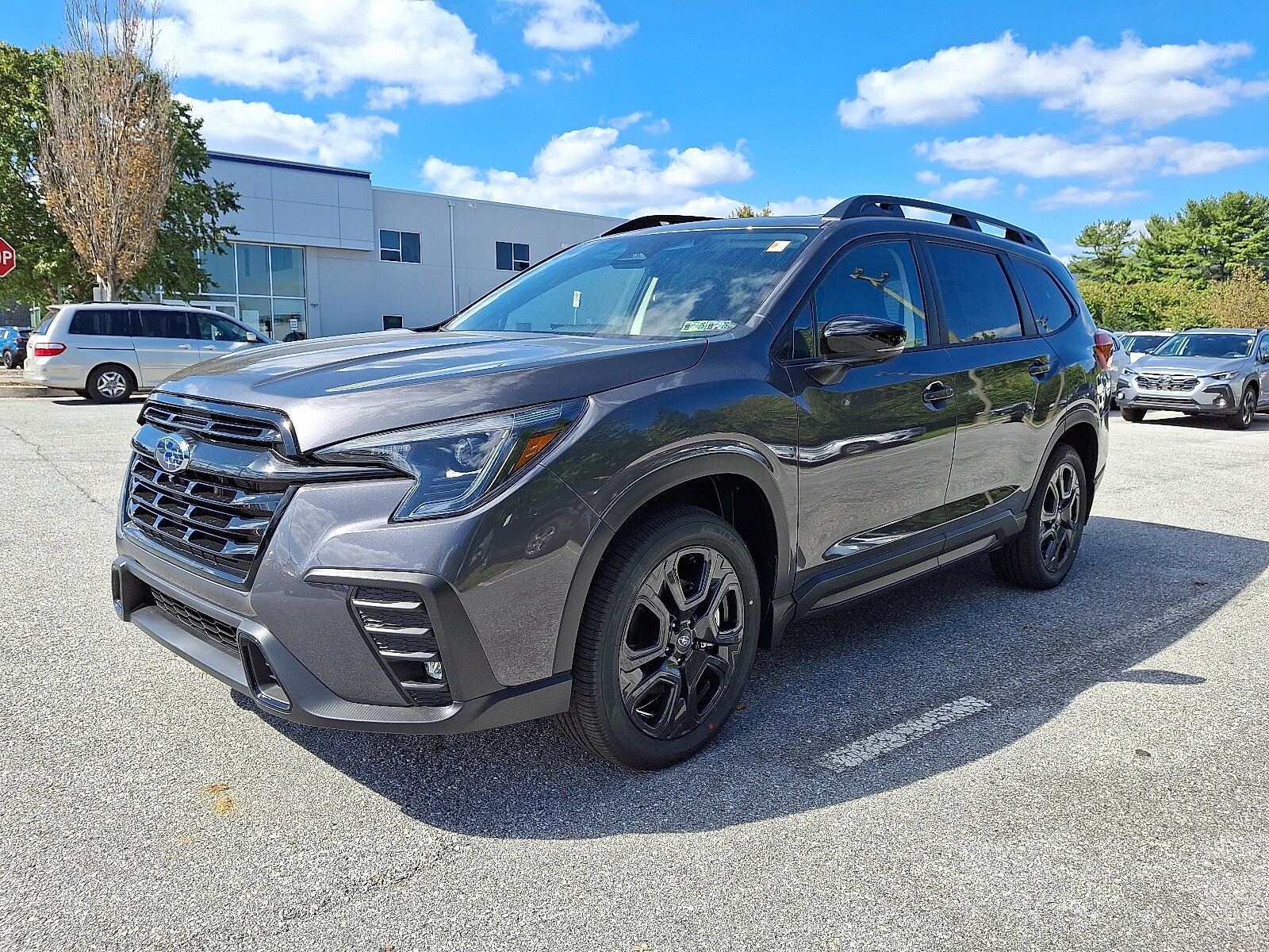 2025 Subaru Ascent Onyx Edition Touring photo 3