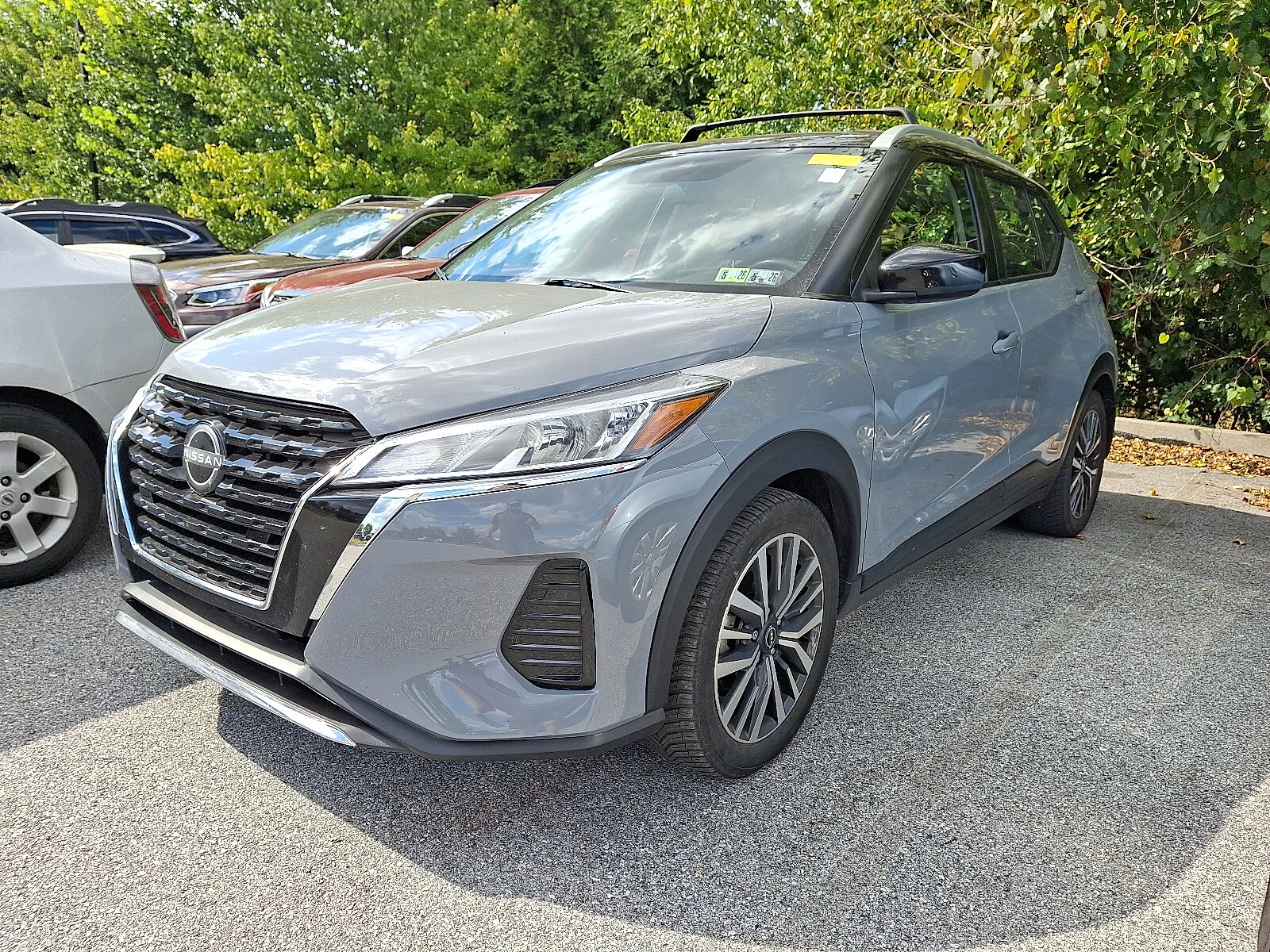 2022 Nissan Kicks SV photo 2