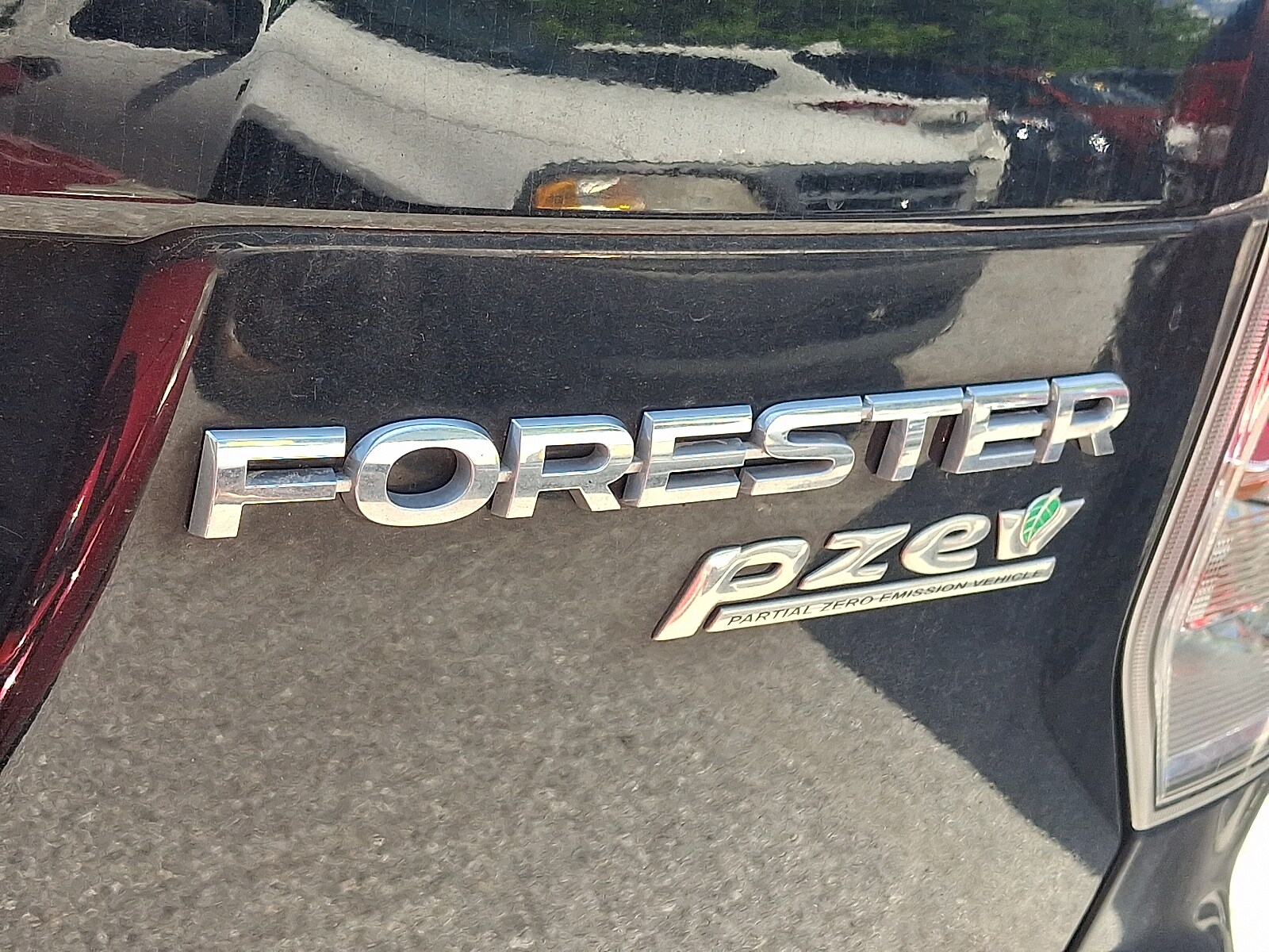 2017 Subaru Forester 2.5i Touring photo 2