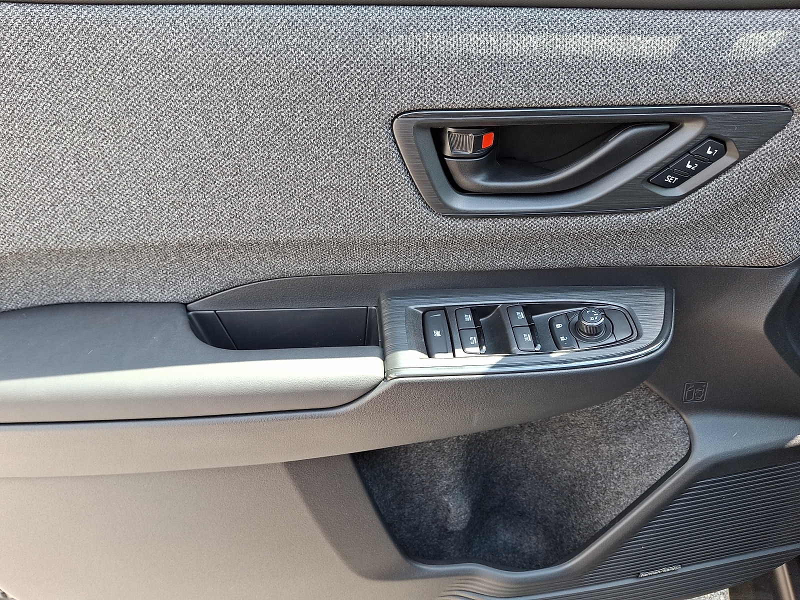 2026 Subaru Outback Limited - Photo 8