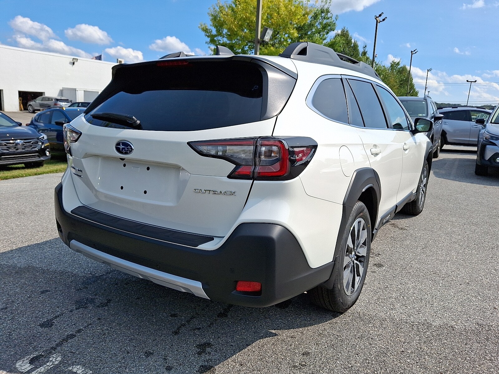 2025 Subaru Outback Limited photo 3