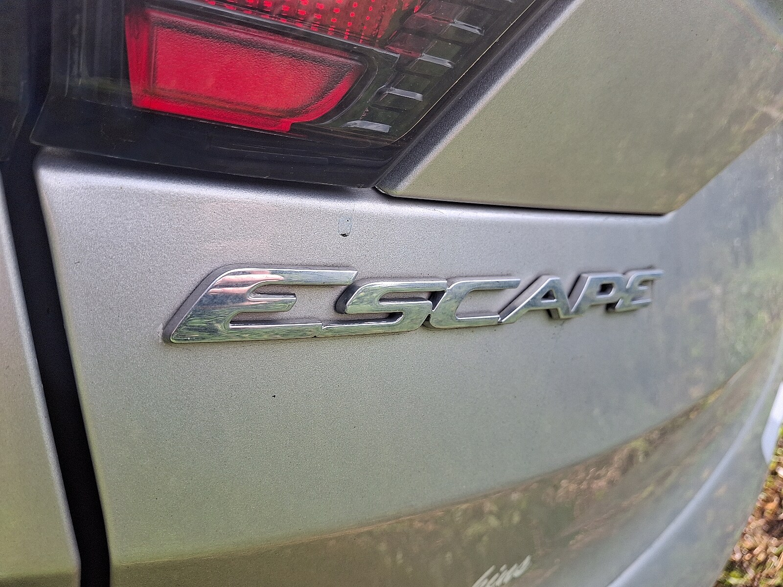 2017 Ford Escape SE Sport photo 4