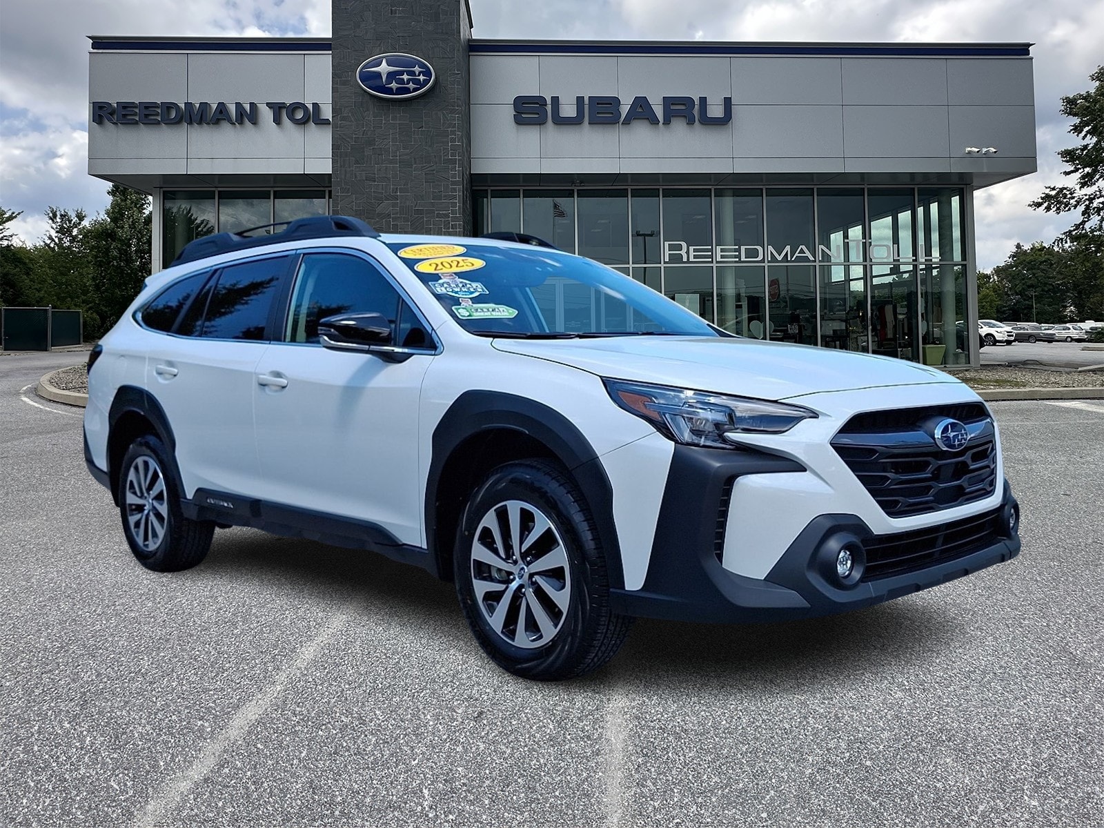 2025 Subaru Outback Premium's photo