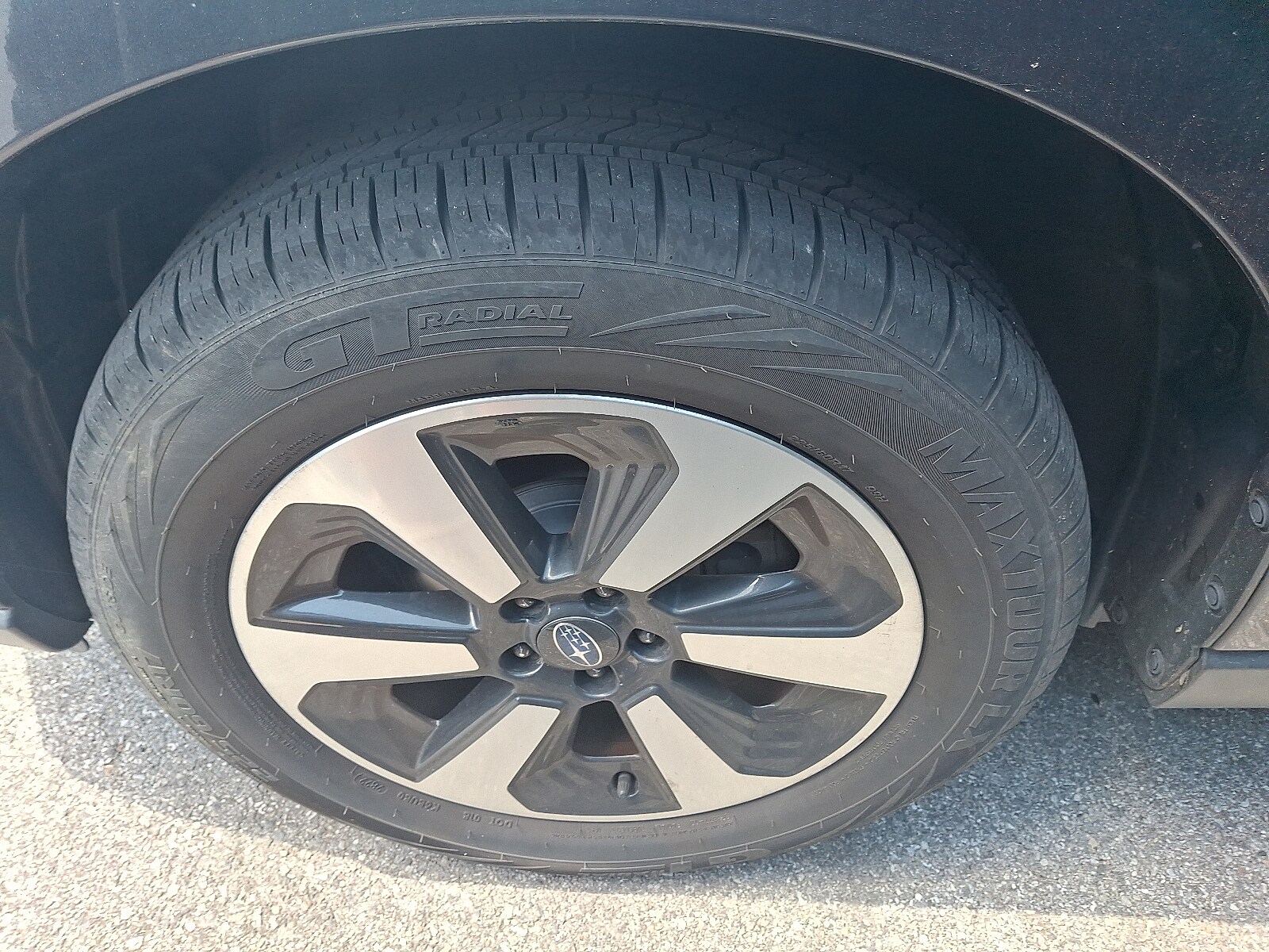 2018 Subaru Forester 2.5i Premium photo 3