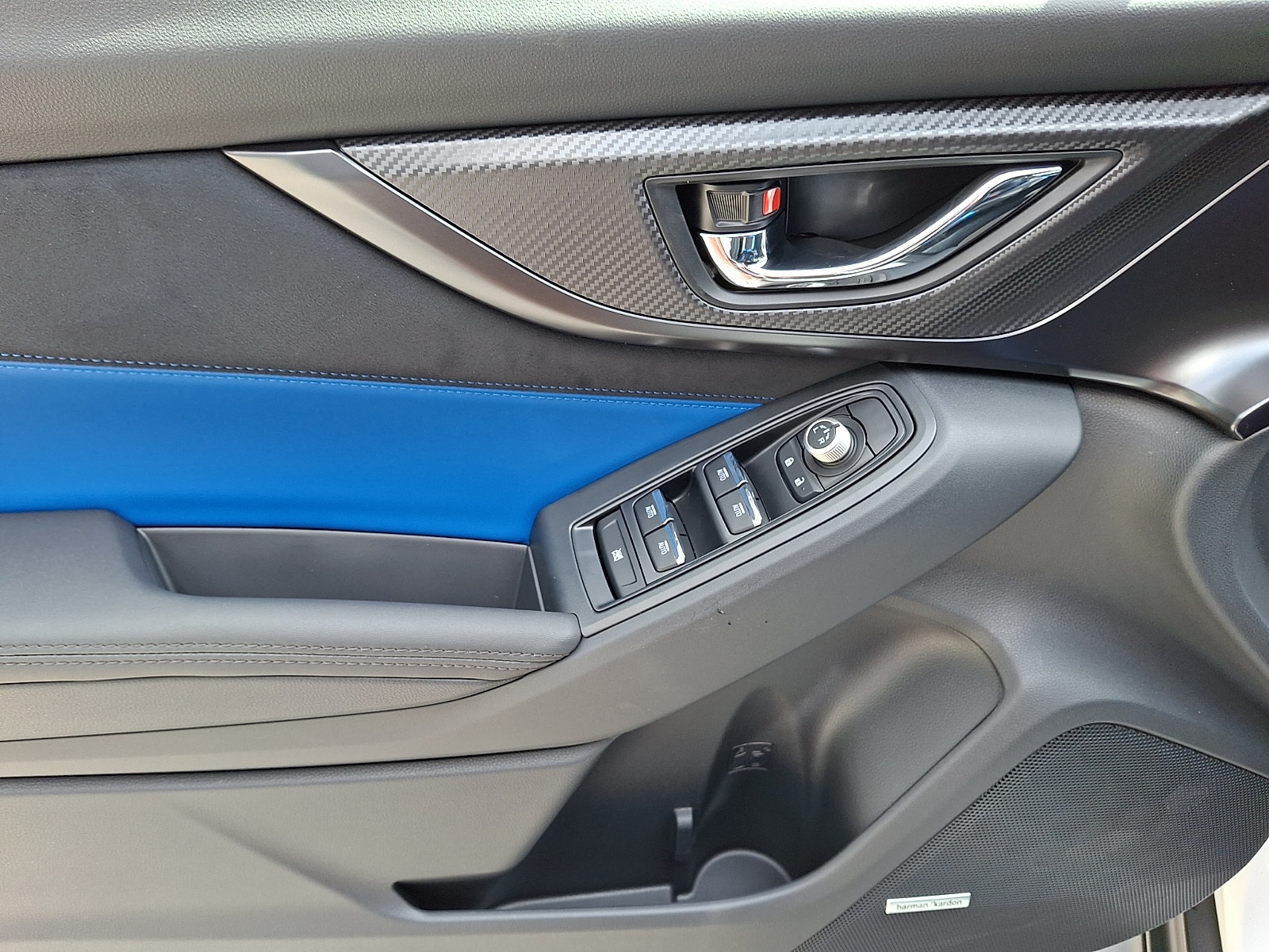2026 Subaru WRX tS - Photo 8