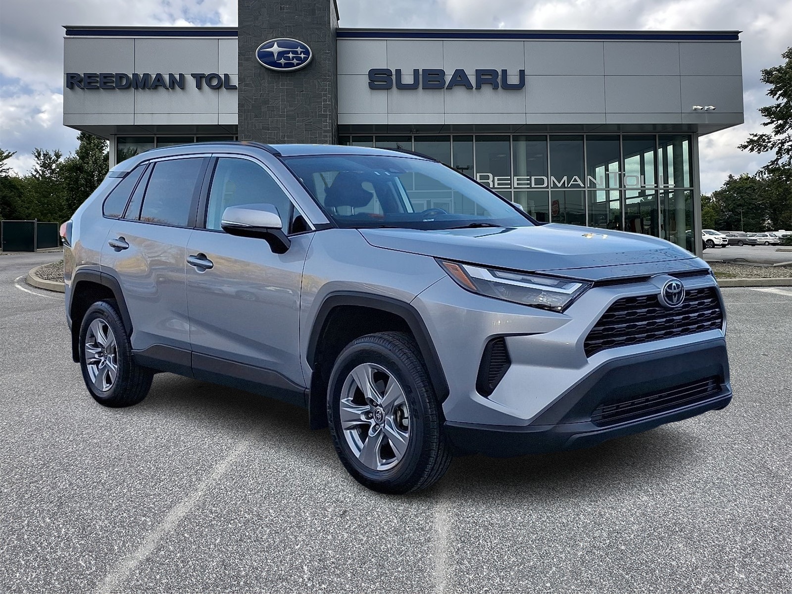 2022 Toyota RAV4 XLE's photo
