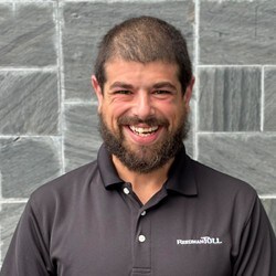 Staff member Andrew Verna from 2309bebd61ef