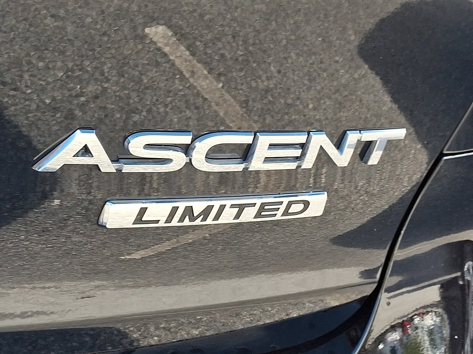 2023 Subaru Ascent Limited photo 3