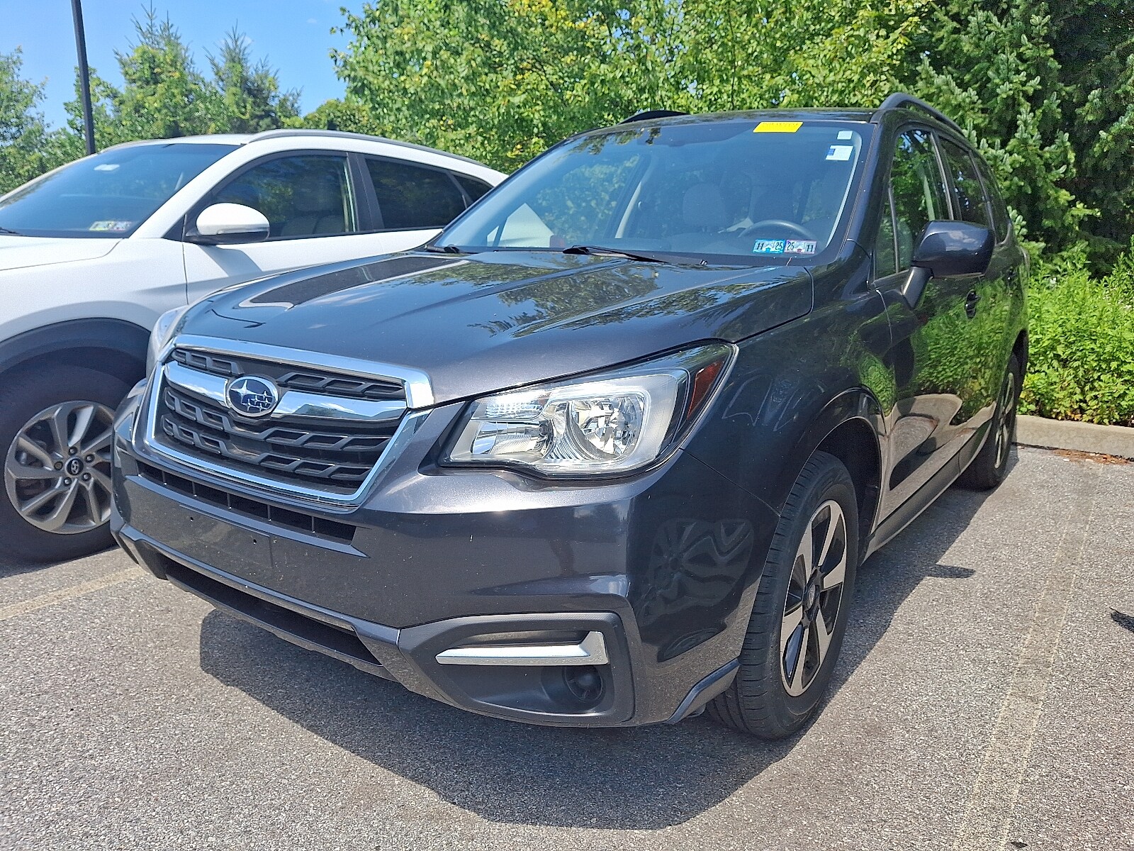 2018 Subaru Forester 2.5i Premium photo 2