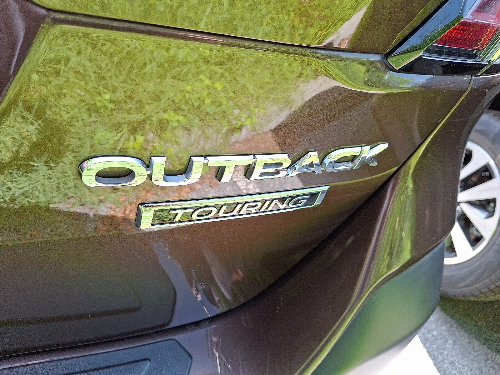 2022 Subaru Outback Touring photo 3
