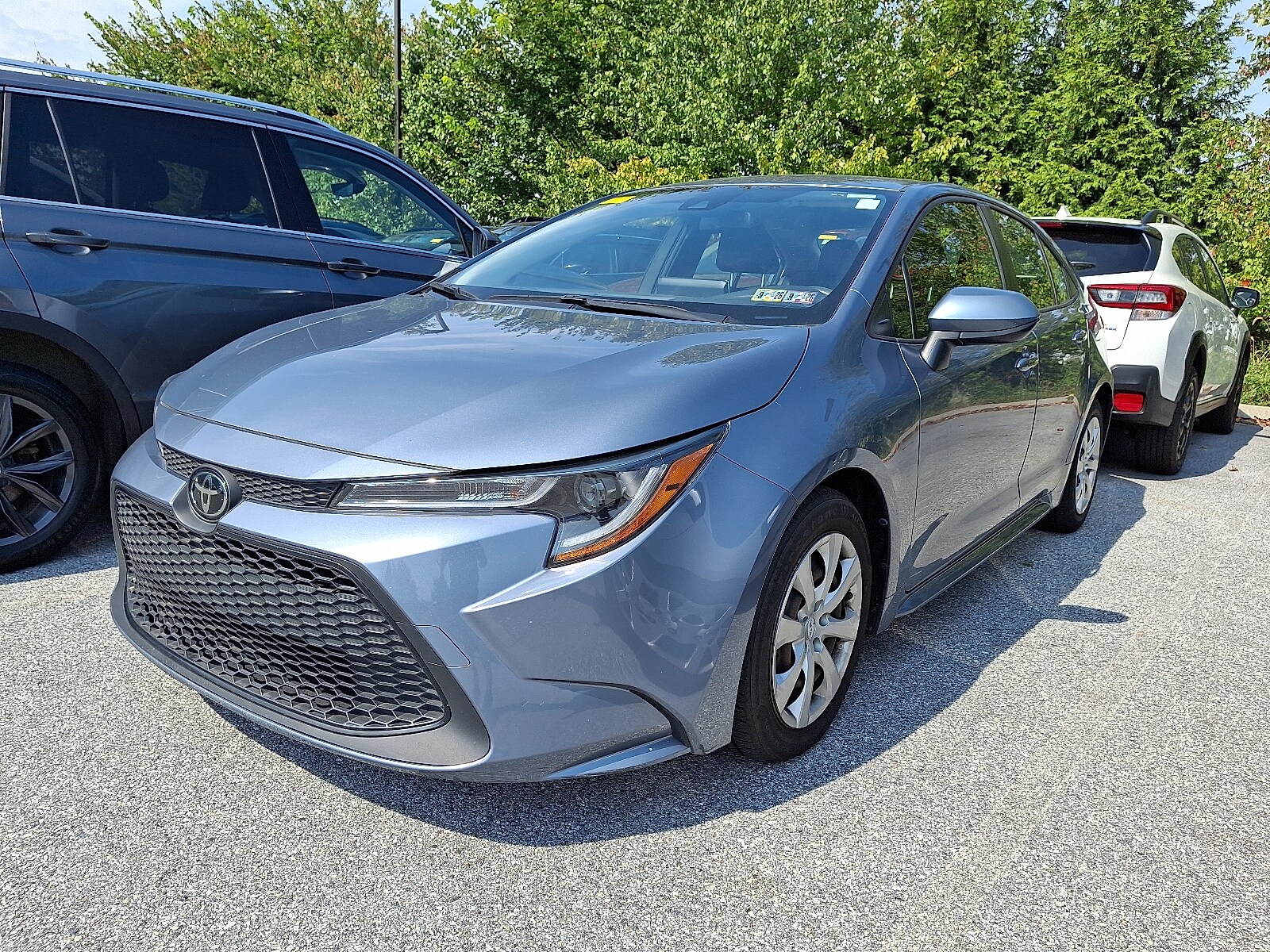 2020 Toyota Corolla LE photo 2