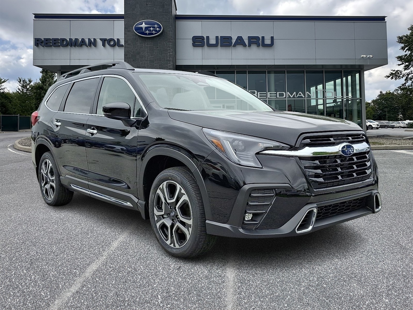 2025 Subaru Ascent Touring's photo