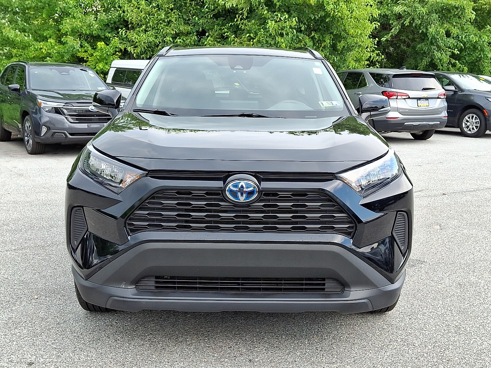 2022 Toyota RAV4 Hybrid LE photo 2