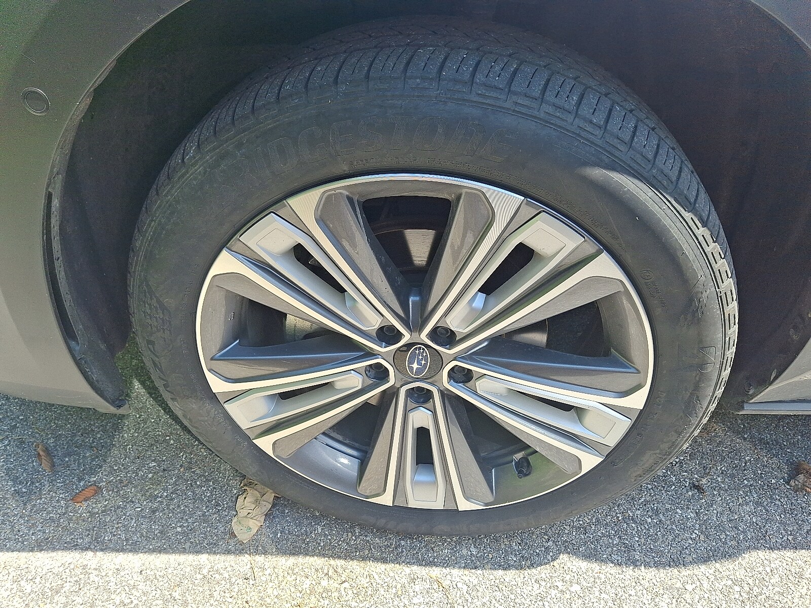 2023 Subaru Solterra Limited photo 3