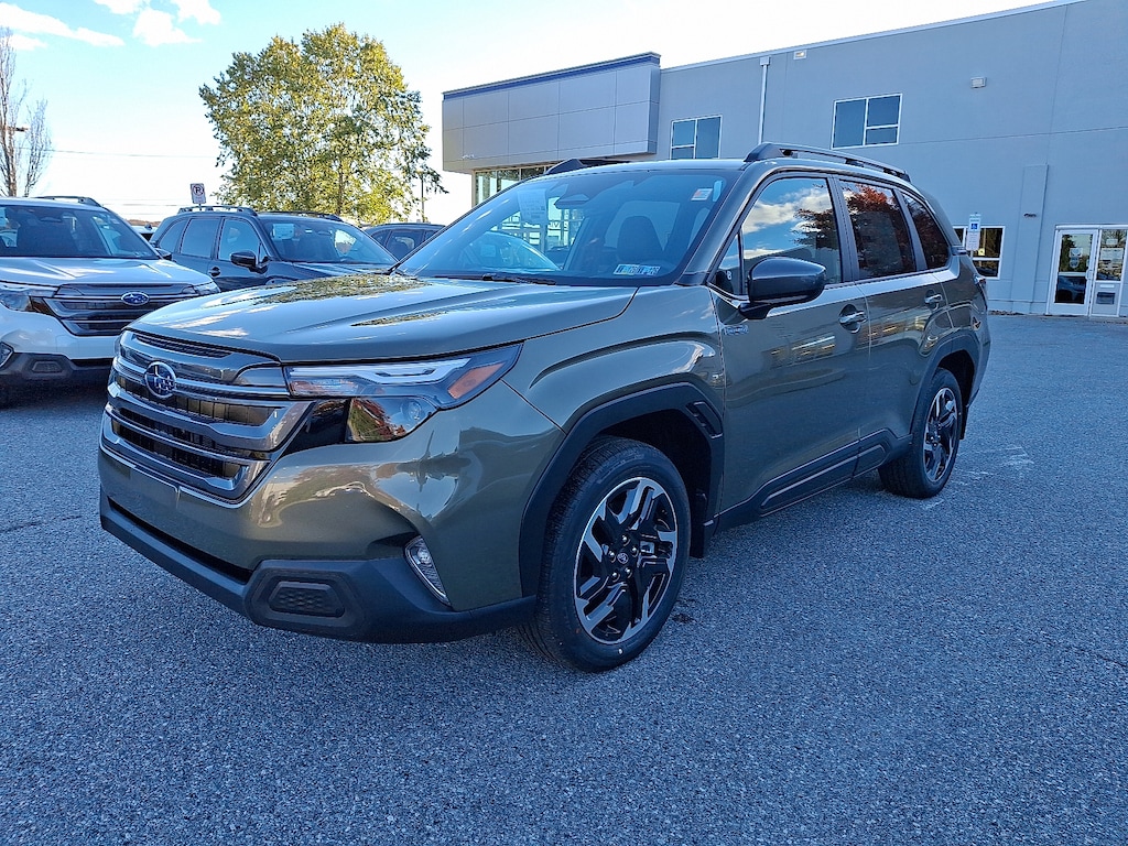 New 2025 Subaru Forester Hybrid Premium SUV