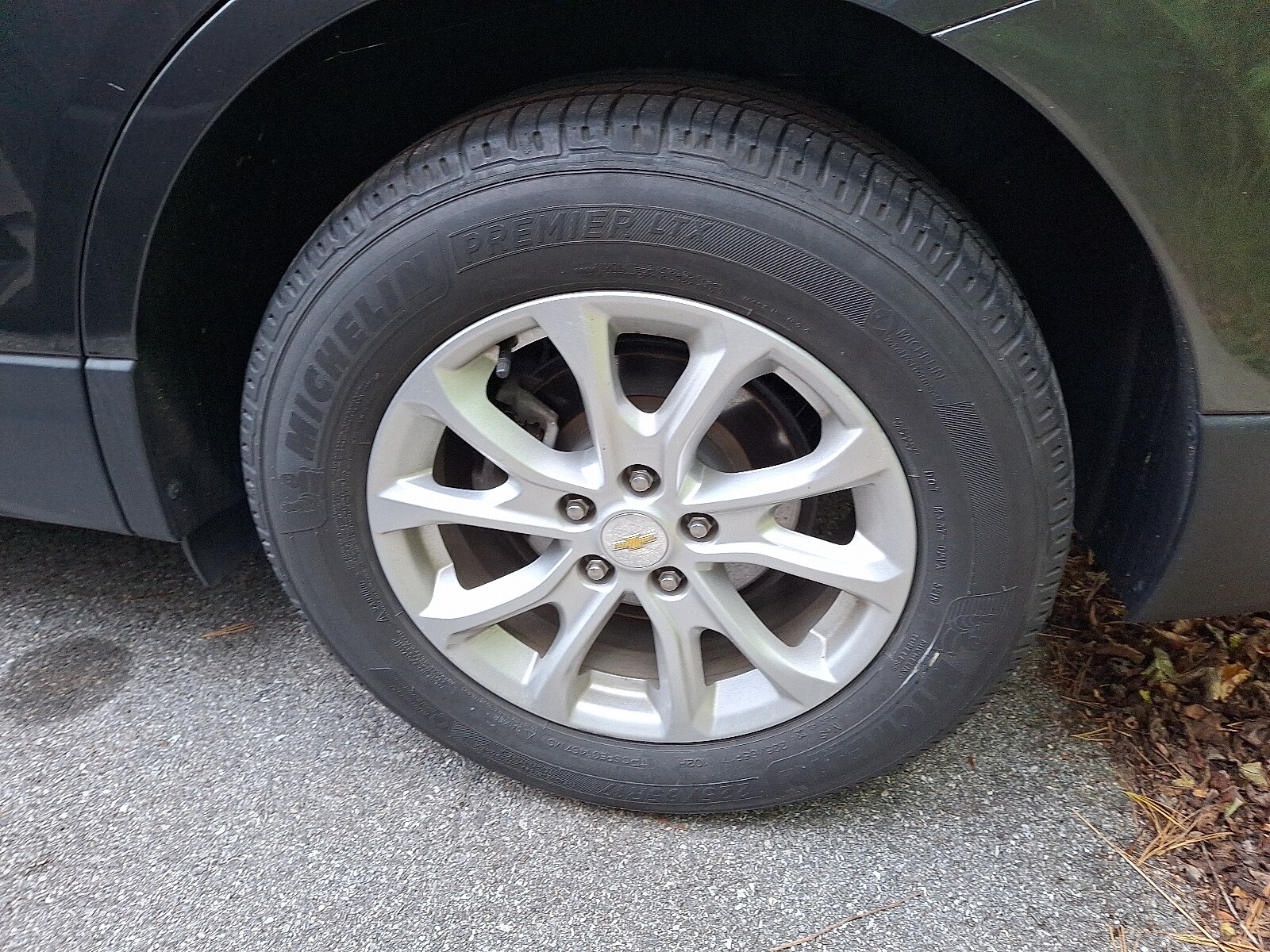 2019 Chevrolet Equinox LT photo 3