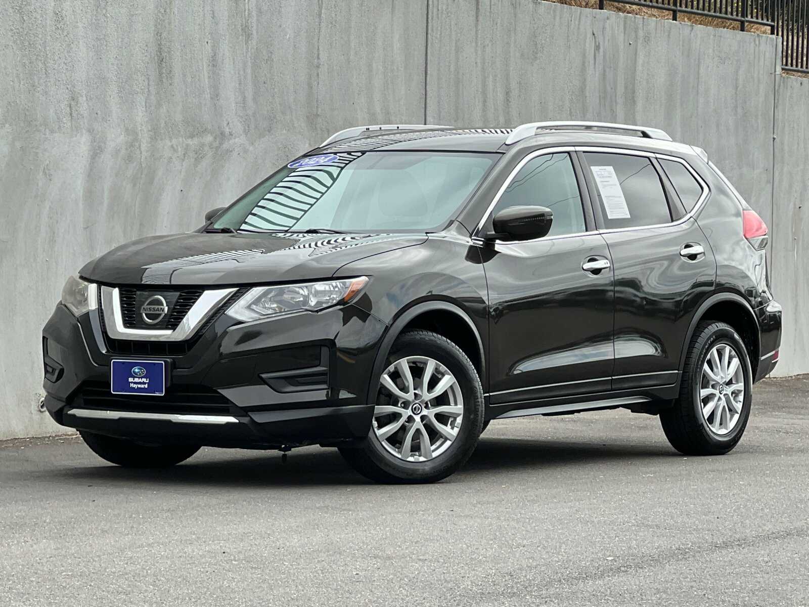 Used 2017 Nissan Rogue SV with VIN KNMAT2MV0HP582648 for sale in Hayward, CA