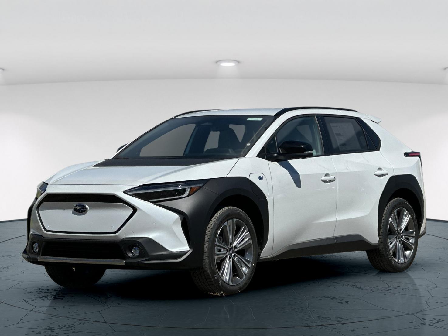 2025 Subaru Solterra Limited photo 2