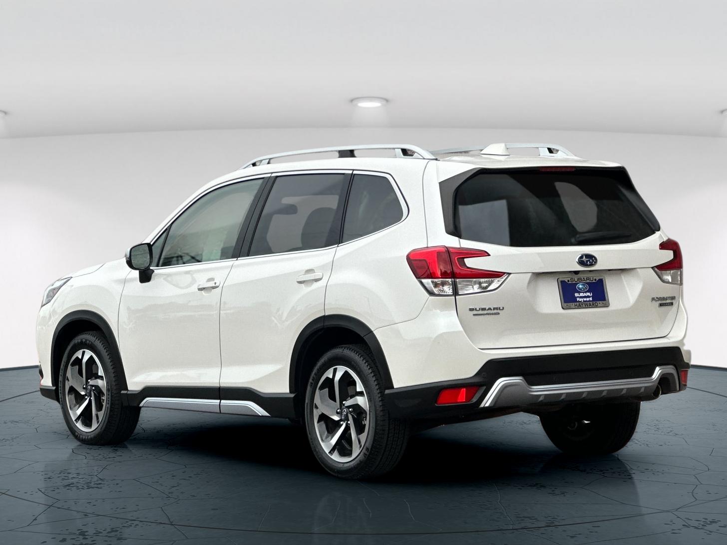 2023 Subaru Forester Touring photo 3