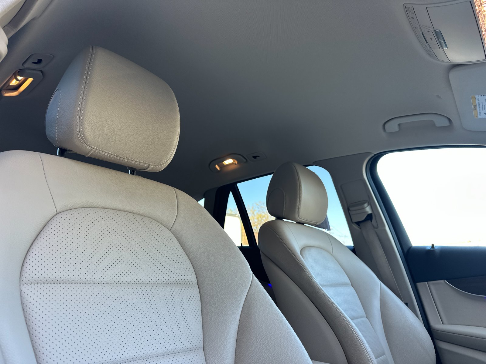 2022 Mercedes-Benz GLC GLC300 - Photo 20