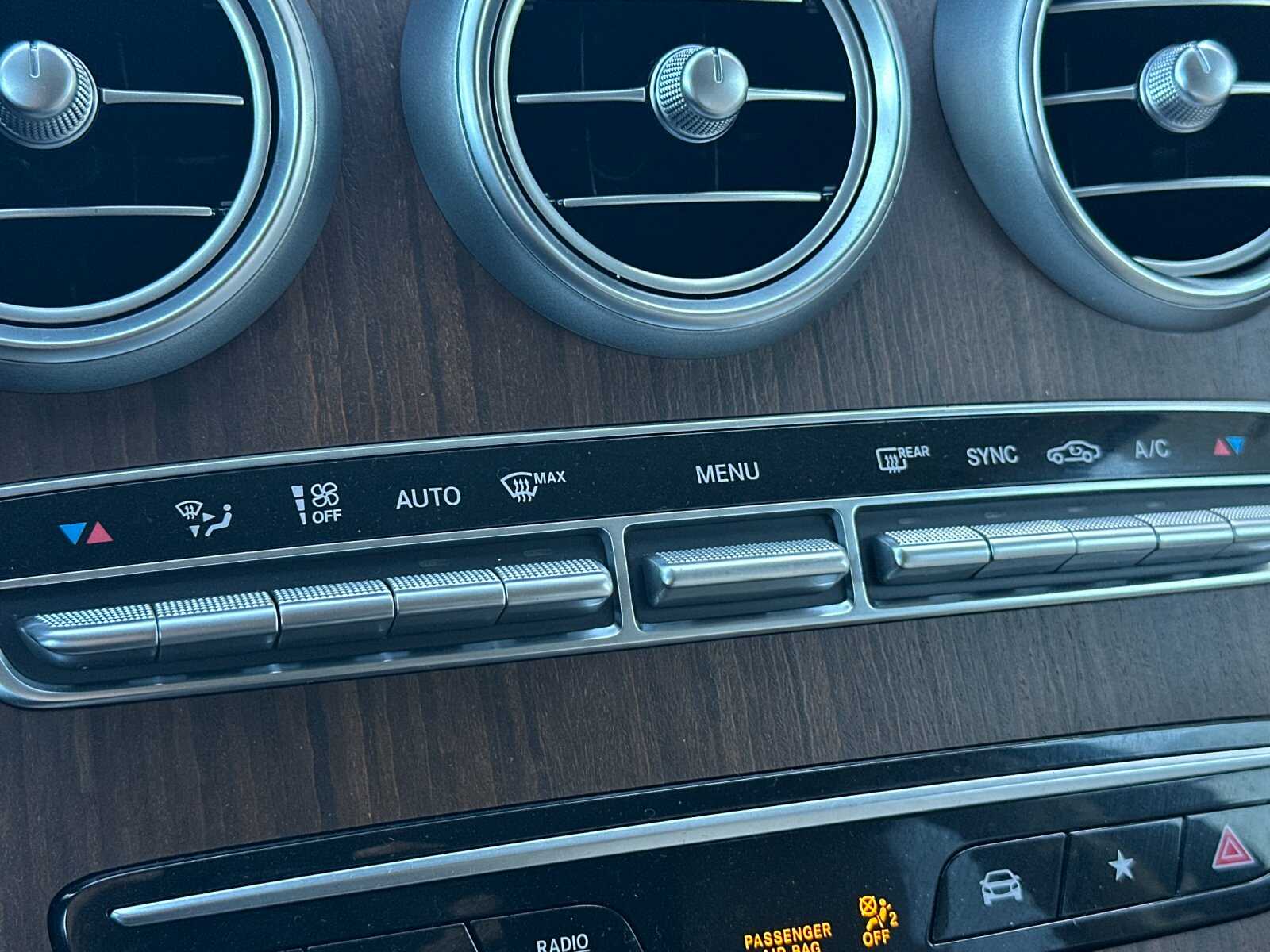 2022 Mercedes-Benz GLC GLC300 - Photo 24