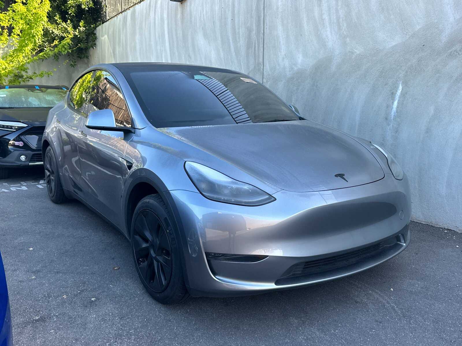 Used 2025 Tesla Model Y Long Range with VIN 7SAYGDED1SF313339 for sale in Hayward, CA