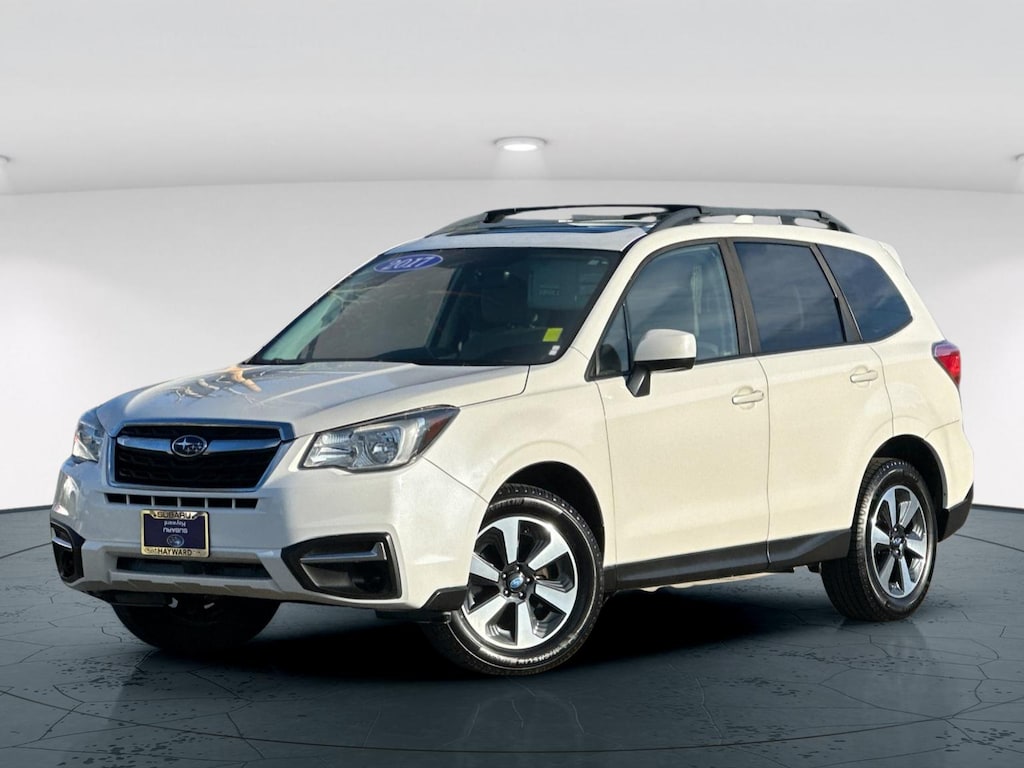 2017 Subaru Forester 2.5i Premium photo 2