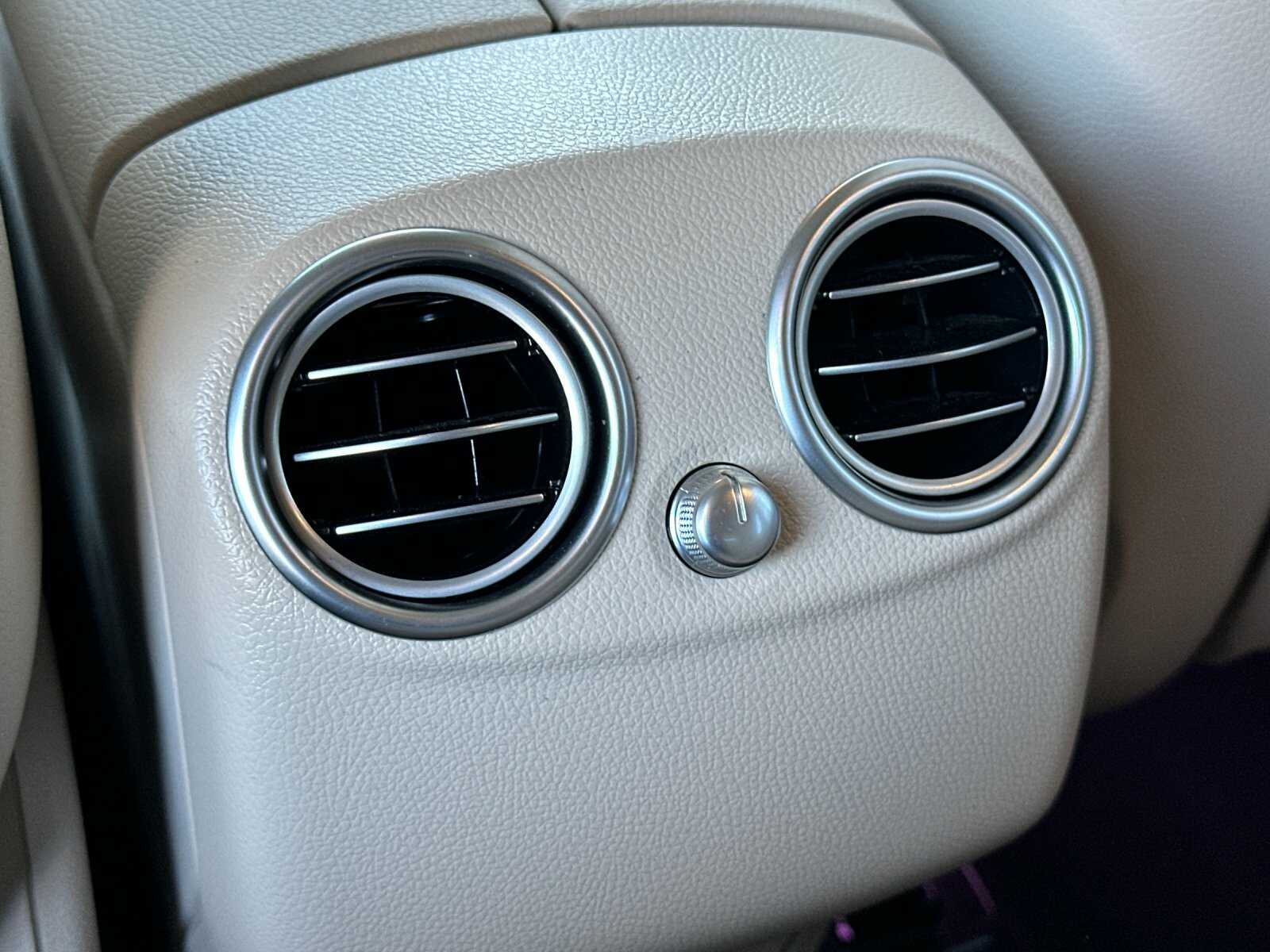 2022 Mercedes-Benz GLC GLC300 - Photo 15