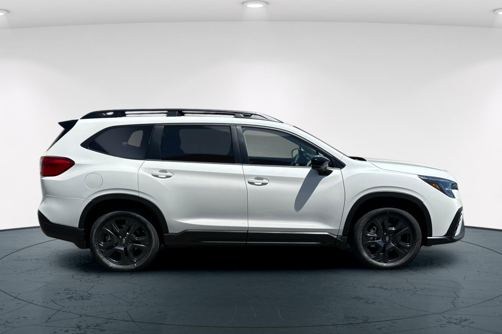 2025 Subaru Ascent Onyx Edition Touring photo 3