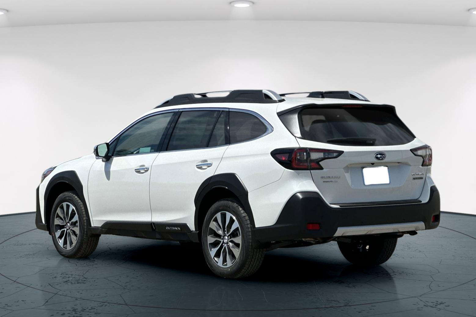 2025 Subaru Outback Touring XT photo 3