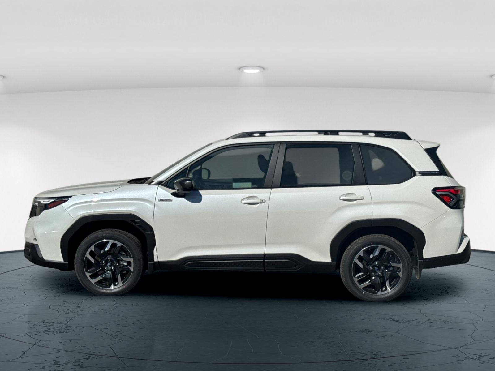 2025 Subaru Forester Premium photo 3
