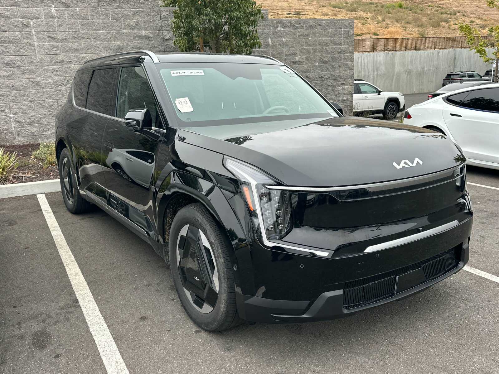 Used 2024 Kia EV9 Land with VIN KNDADFS58R6038350 for sale in Hayward, CA